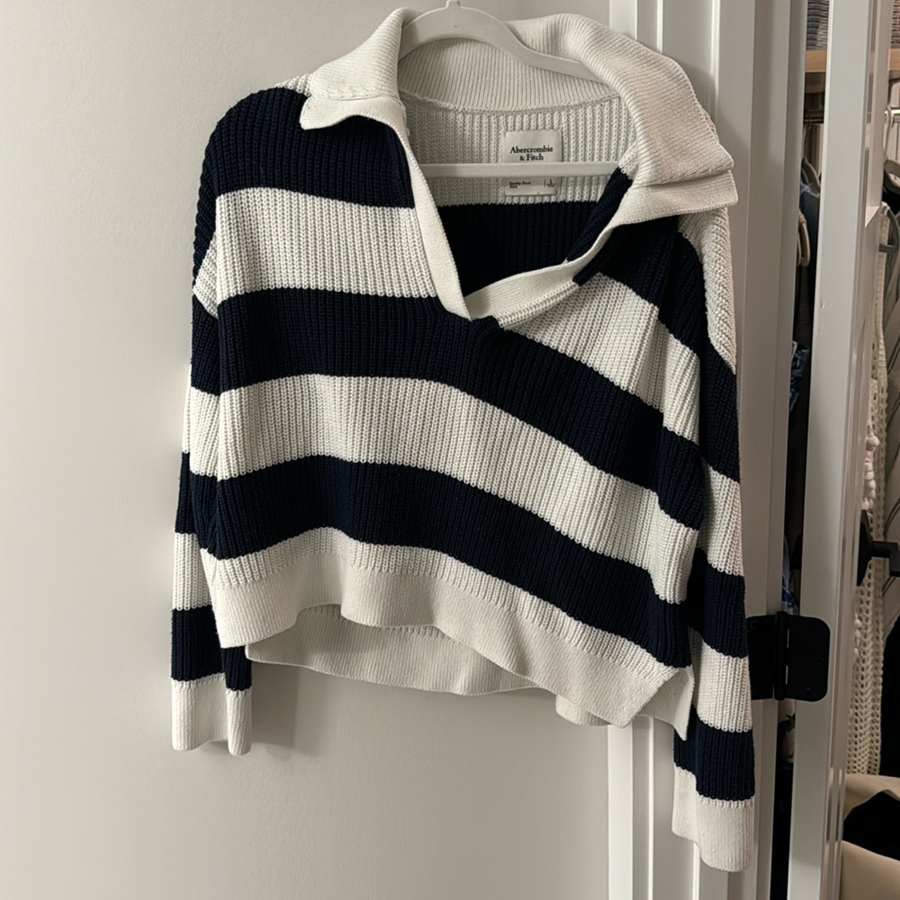 Abercrombie & Fitch Sweater